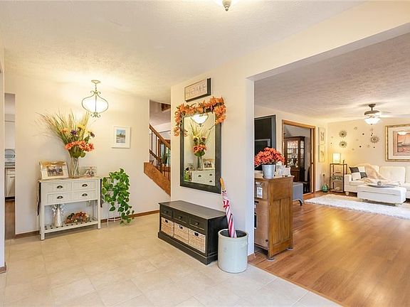3rd image of 21 Kilkenny Ct