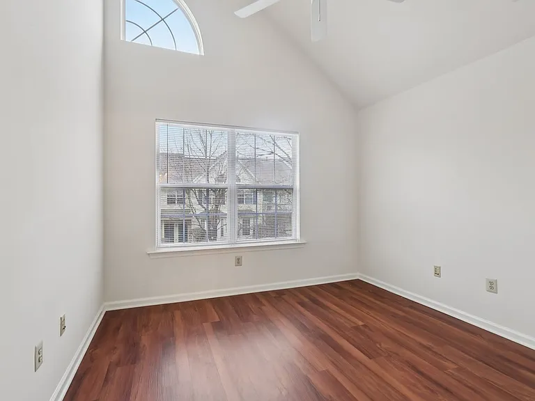 Autumn Park Apartments — Photo 58