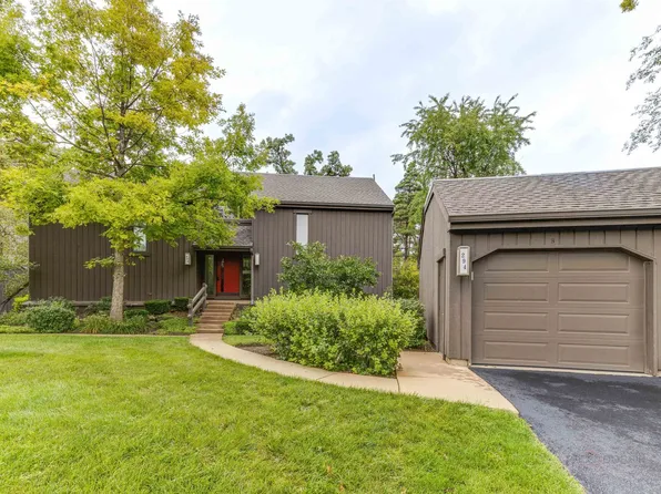 294 Mallard Pt APT B, Lake Barrington, IL 60010