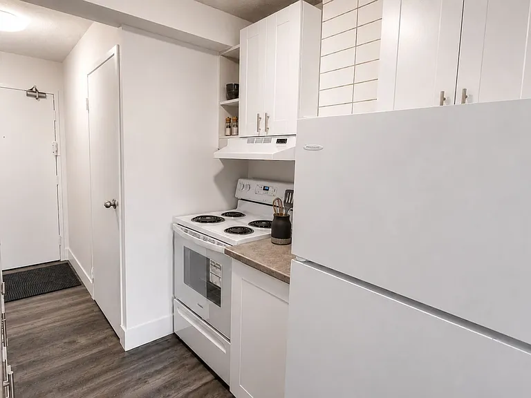 825 8th Ave SW — Photo 50