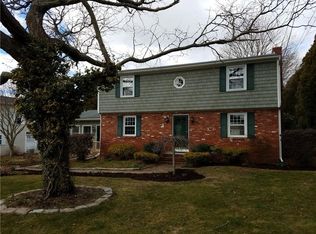 13 S Hillview Dr, Narragansett, RI 02882