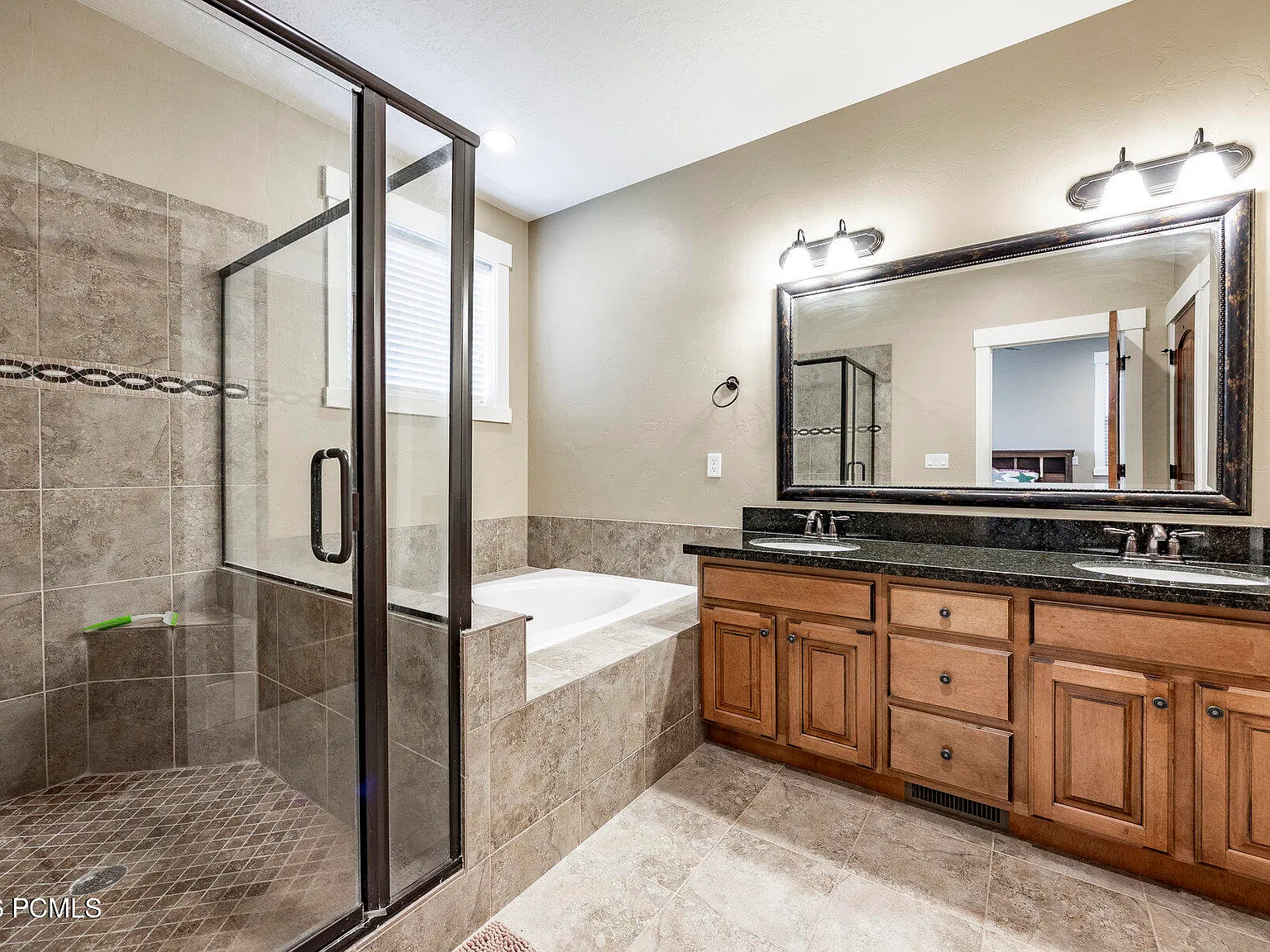 3 bed, 2.5 bath, 1600 sqft, $3,000 — Photo 4
