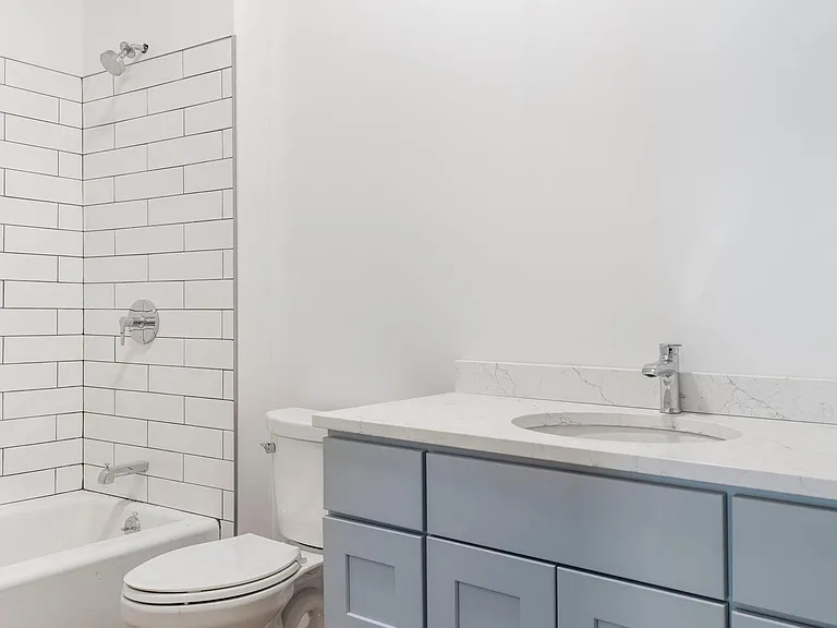 31 Centre St #201 — Photo 14