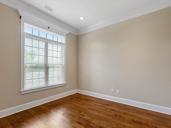 5th image of 9676 Pebble Beach Way