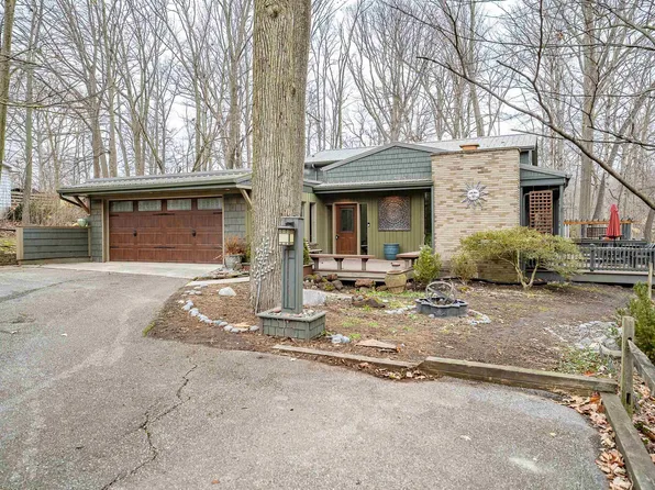 9410 Saratoga Rd, Fort Wayne, IN 46804