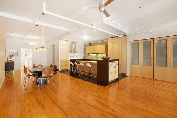 Sold by Bank Neary | media 12