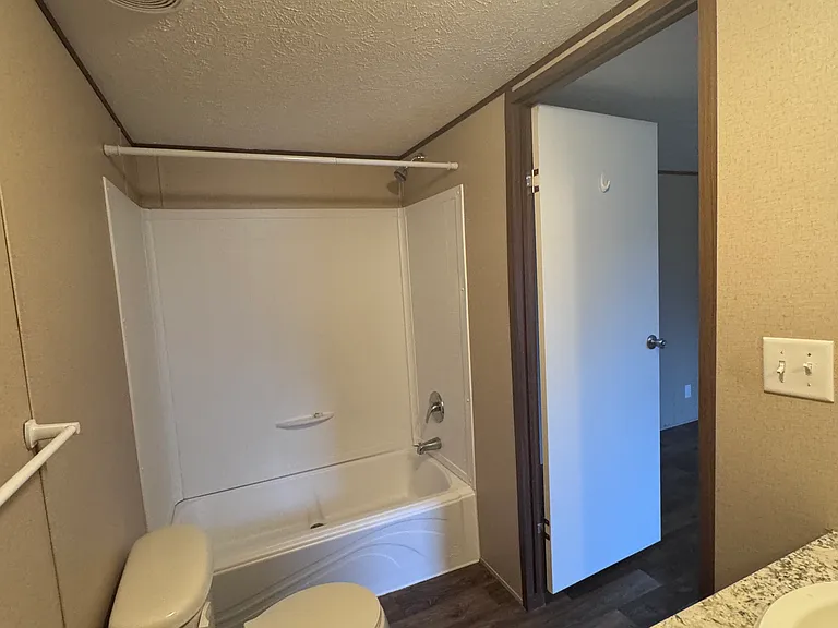 188 Loyalty Ln — Photo 2
