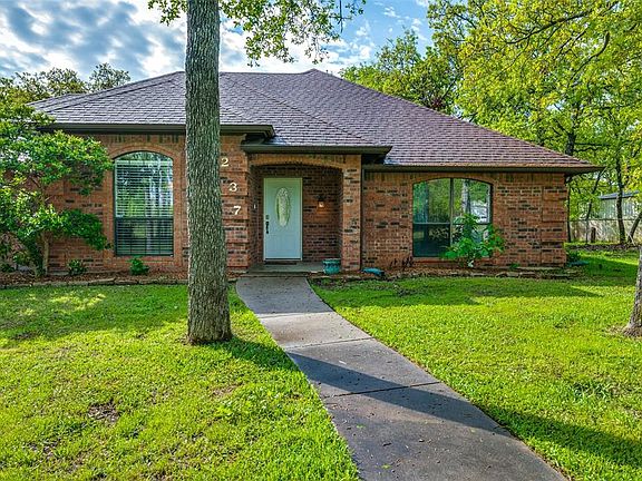 3rd image of 237 Saddle Hills Rd