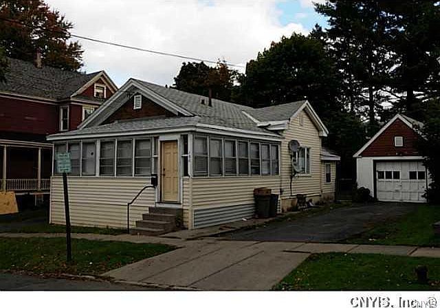1st image of 130 Grumbach Ave