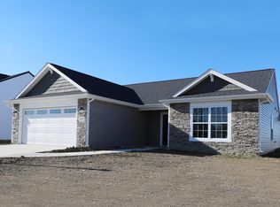 1808 Waynedale Dr, Garrett, IN 46738