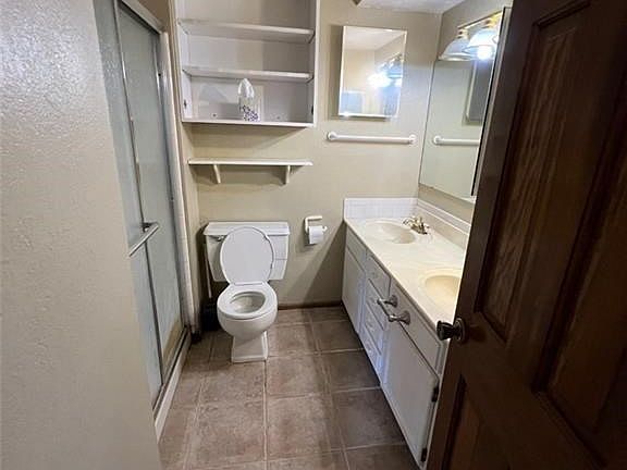 5th image of 431 NW Sherwood Dr
