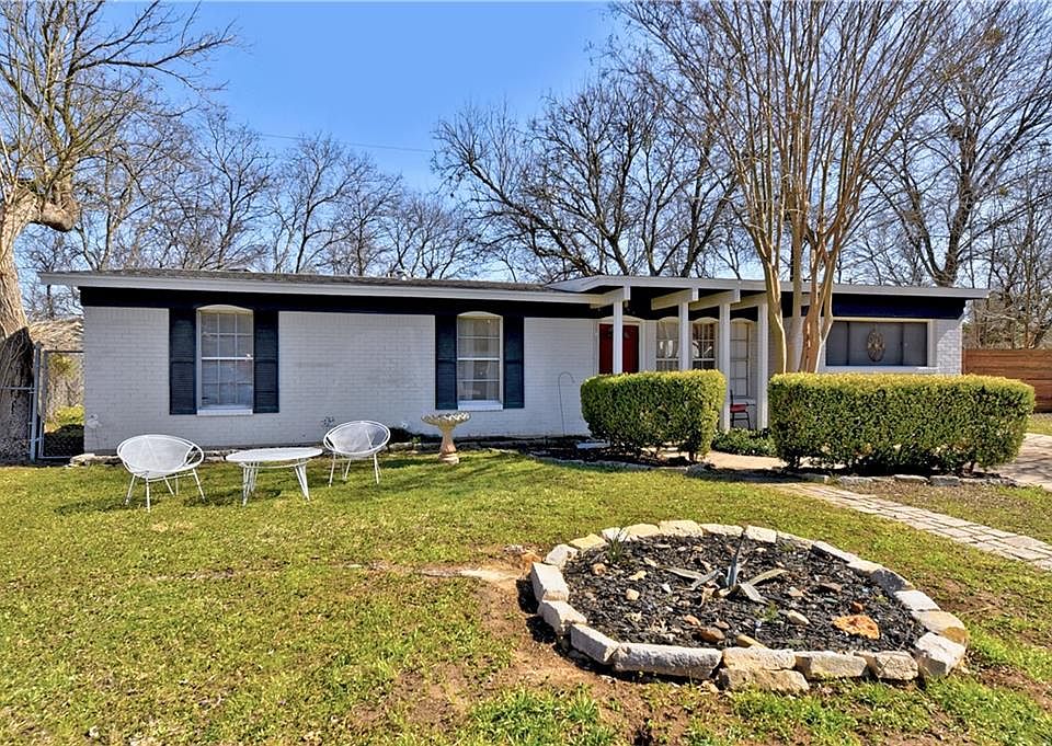 1st image of 3005 Leaning Oak Cir