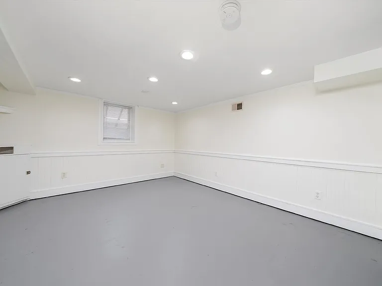 2512 Salem Blvd — Photo 12