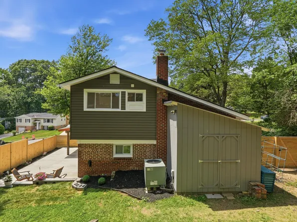 5617 Hershey Ln, Alexandria, VA 22312