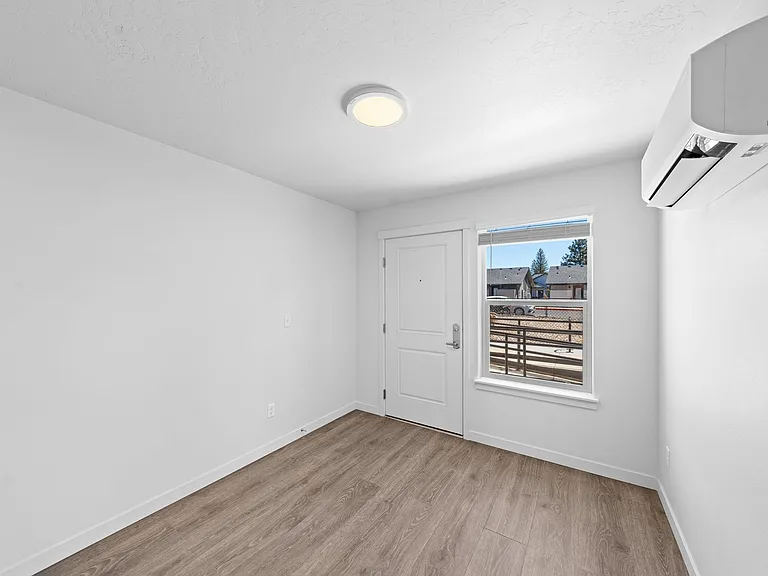McKenzie Meadows Apartments — Photo 19