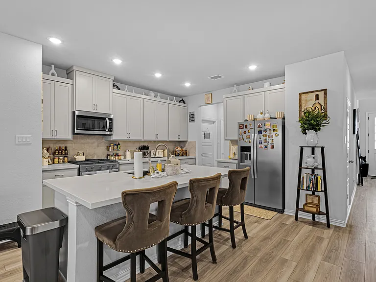 1116 Redcoat Dr — Photo 3