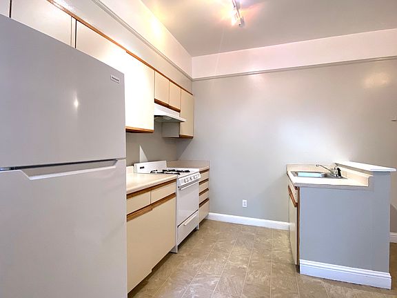 2nd image of 133 Duboce Ave