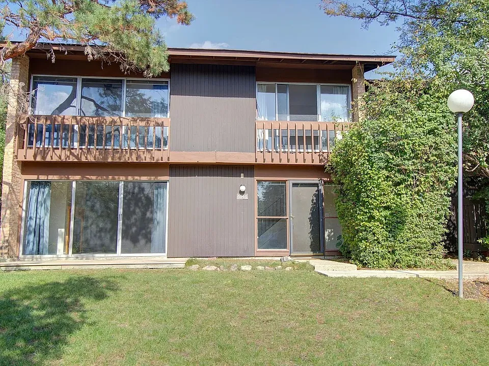 5946 Greenview Rd