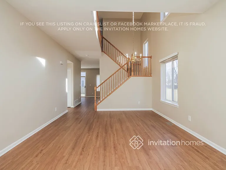 353 Richmond Dr — Photo 5