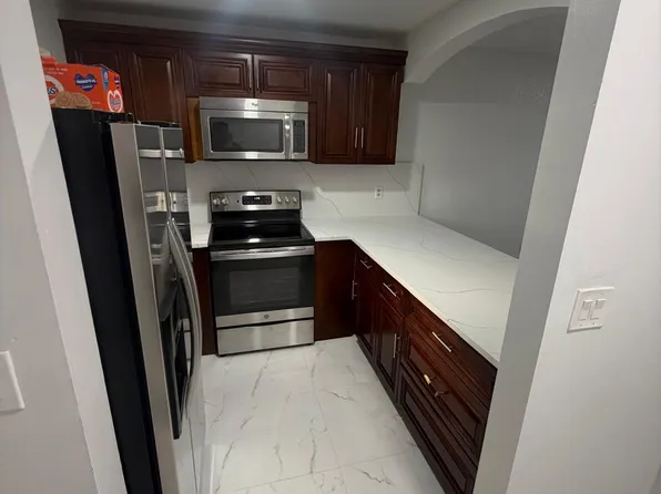 6074 Forest Hill Boulevard #208, West Palm Beach, FL 33415
