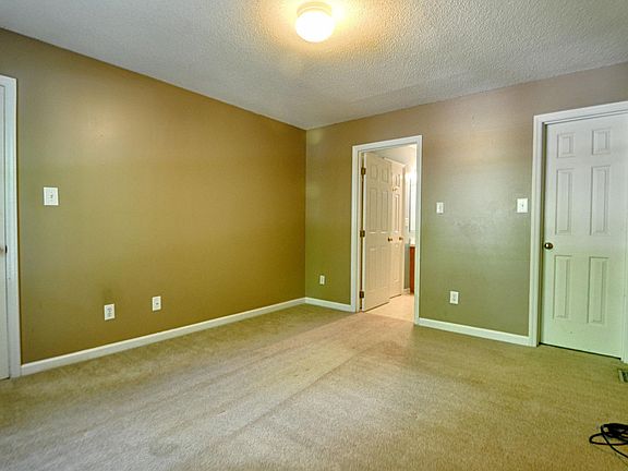 5th image of 3205 Stanford Dr