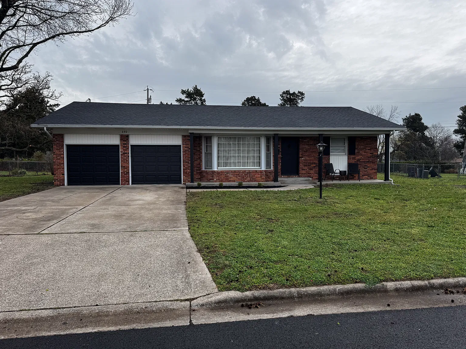 3 bed, 1600 sqft, $1,500 — Photo 1