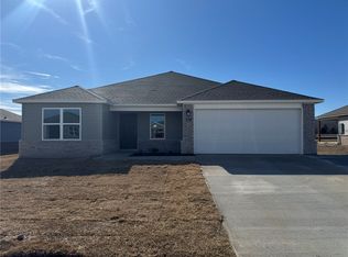 537 Kenneth St, Elkins, AR 72727