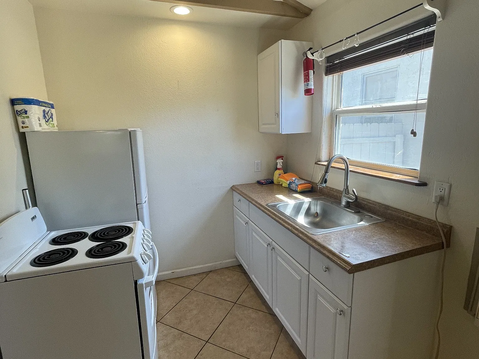Studio, 400 sqft, $1,695 — Photo 3