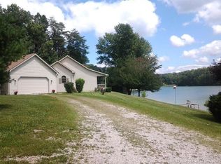 7490 E Lake Rd, Pekin, IN 47165