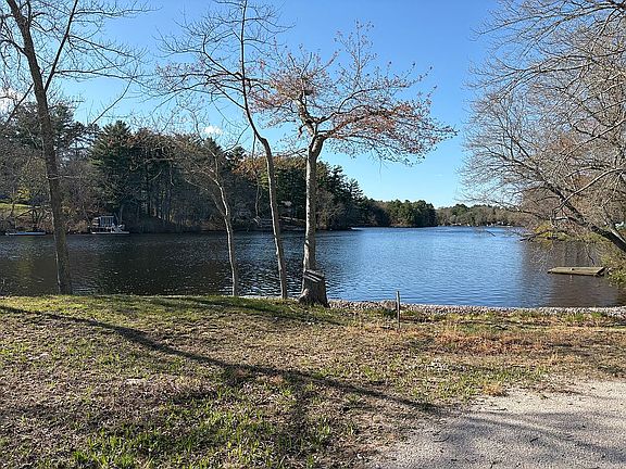 4th image of 3 Lakeside Drive Ext