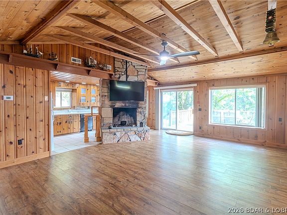 3rd image of 30738 Honeysuckle Rd
