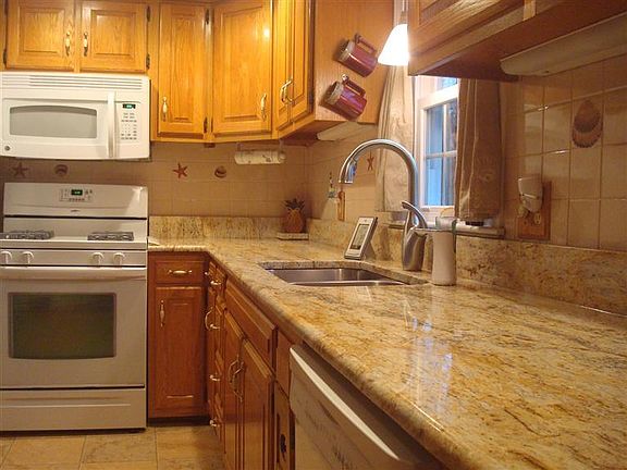 5th image of 50 Buckwood Dr