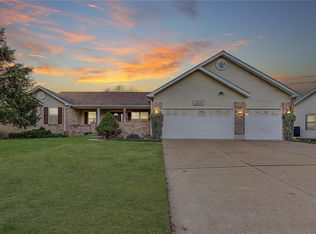 1207 Montevale Ct, Fenton, MO 63026