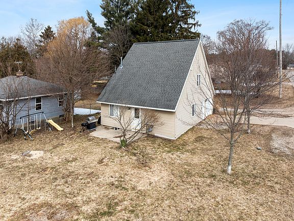 5th image of 1395 Four Mile Rd NE