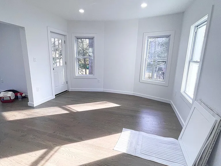 40 Grant Ave — Photo 11