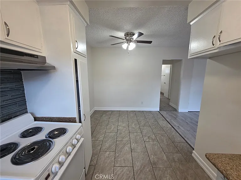 15436 Vanowen St #9 — Photo 6