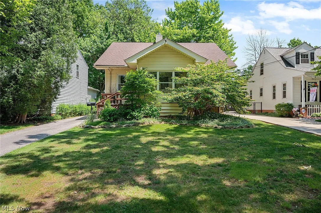 1723 Lyndhurst Rd photo 1