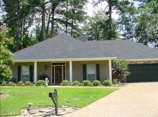 402 Bayberry Ct, Ridgeland, MS 39157