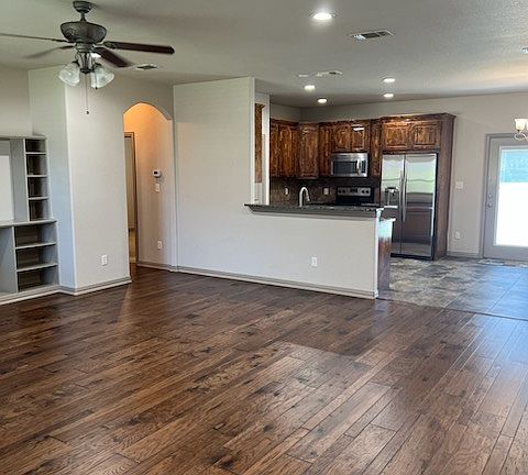 2nd image of 1429 Lauren Ln