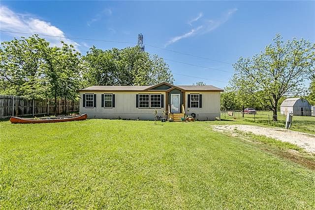 1st image of 1140 Lakewood Cir