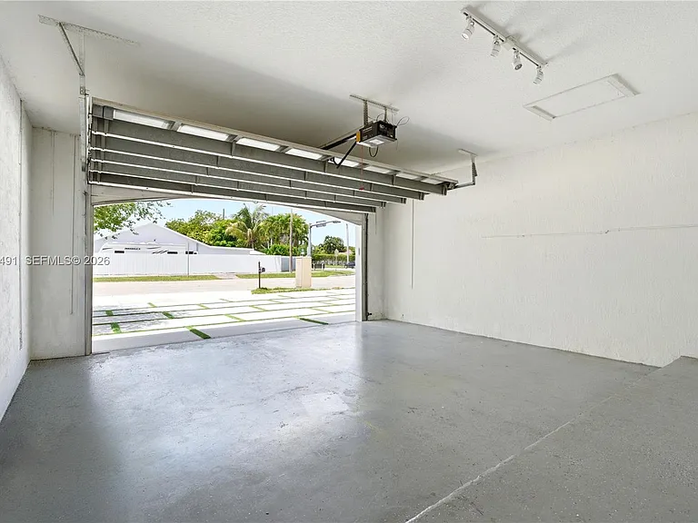 15203 SW 142nd Ave — Photo 20