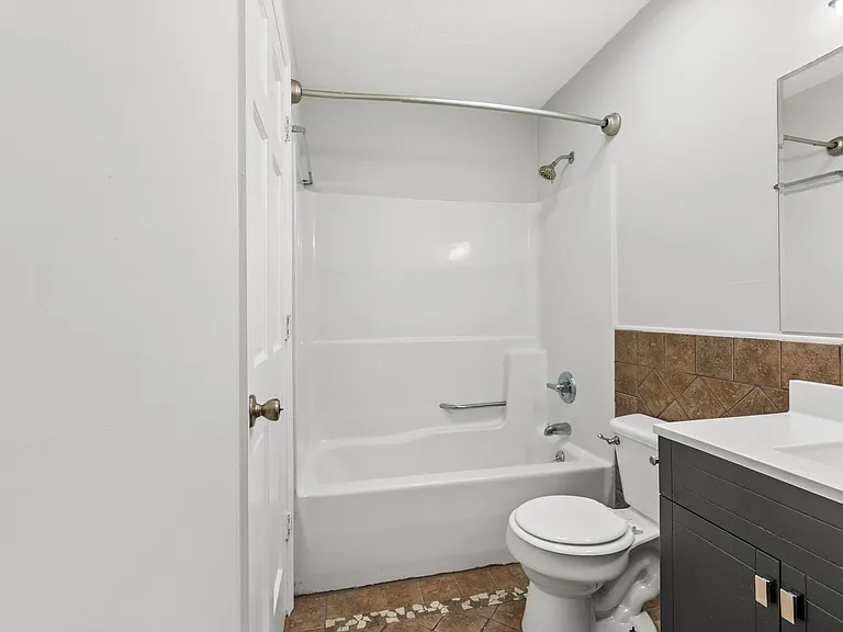 1576 Springfield Dr — Photo 14