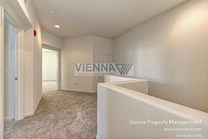 1003 Ferry Cir — Photo 16