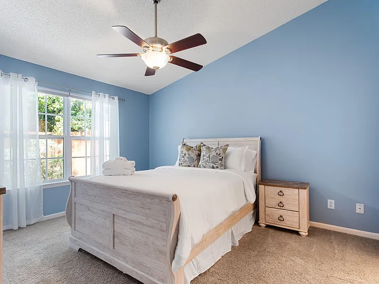 1361 Pinnacle Ln — Photo 3