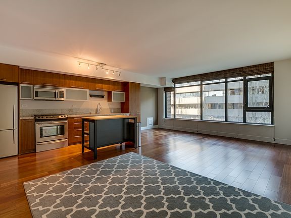 4th image of 2911 2nd Ave Unit 318