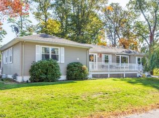 542 Curtis Rd, Landing, NJ 07850