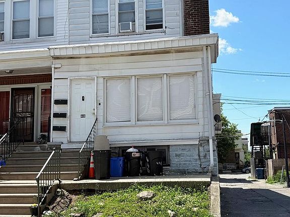 2nd image of 446 Roselyn St