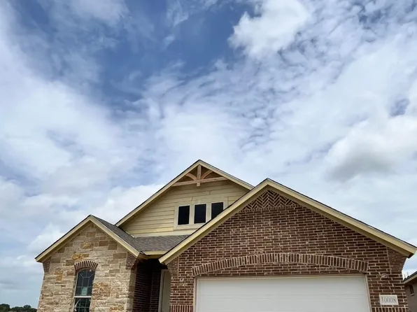 10008 Birchpoint Dr, Fort Worth, TX 76108