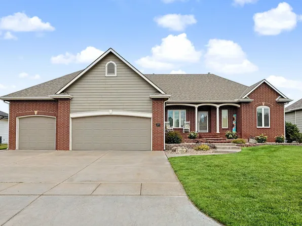 150 S Blue Bells Ct, Garden Plain, KS 67050