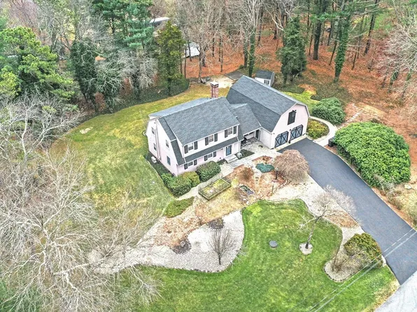 3 Pantheon Rd, Lakeville, MA 02347